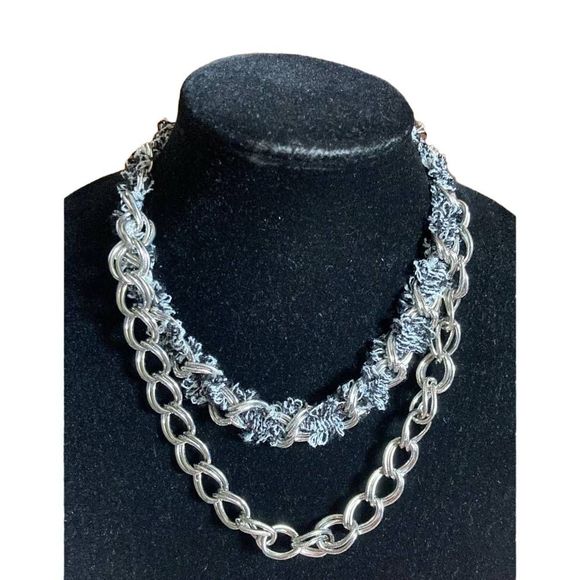 NWT New York & Company Layered Chain-Link Fringe Statement Necklace Silver - Picture 2 of 9